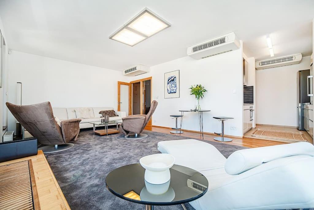 Apartamento Shiny Rooftop With Free Garage *