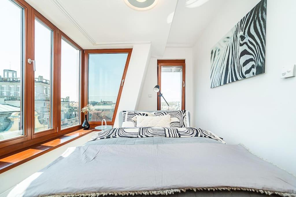 Shiny Rooftop With Free Garage Apartamento *