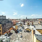 Shiny Rooftop Apart With Free Garage